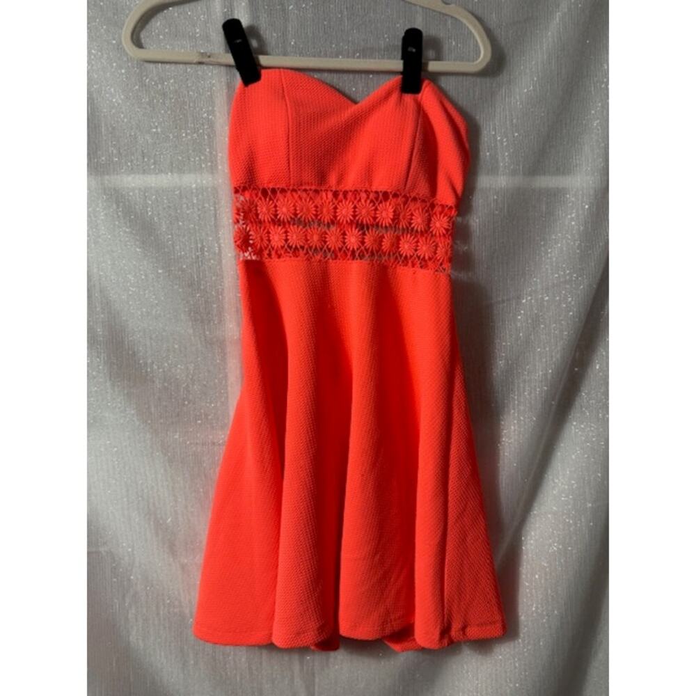 BRIGHT CHARLOTTE RUSSE STRAPLESS DRESS SIZE XSMALL